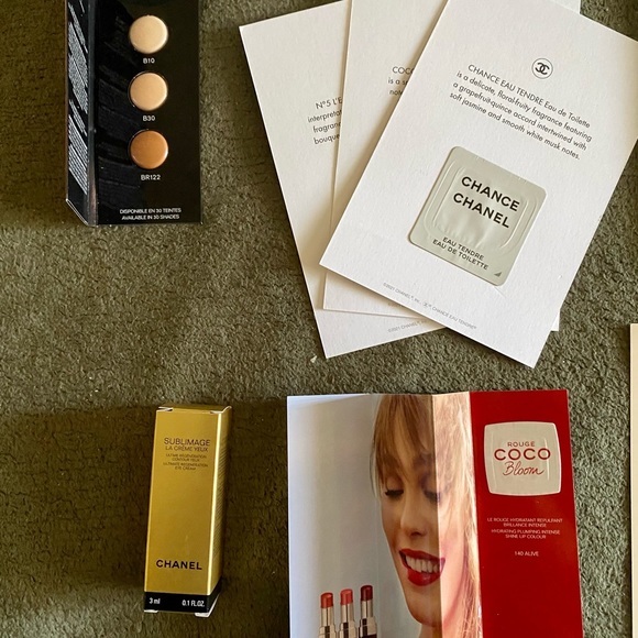 NEW Chanel Perfume Box with Assorted Samples - Picture 9 of 9
